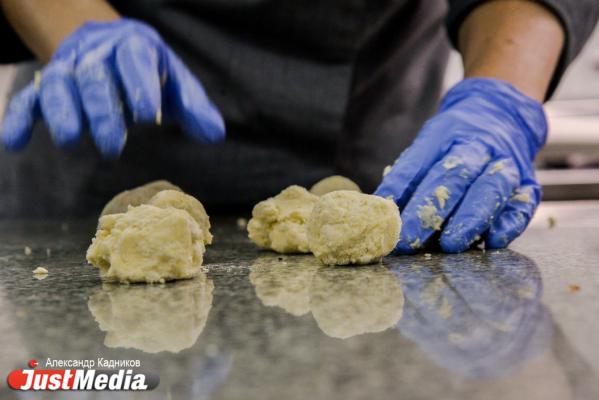 Вафли с икрой, печенье от Наины Ельциной и земляничный чай. JustMedia.ru предлагает альтернативные рецепты борьбы с осенней хандрой. ФОТО - Фото 18