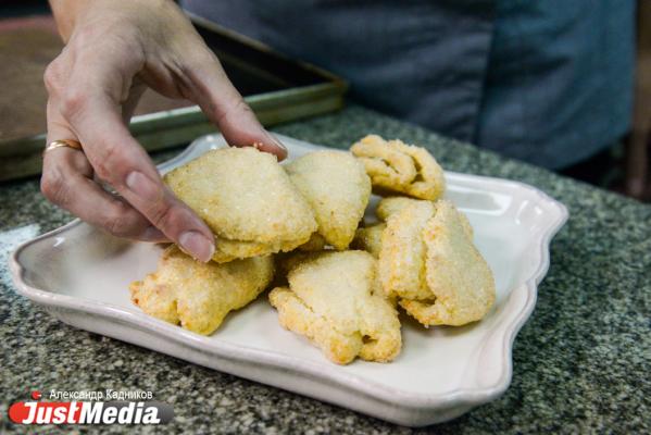 Вафли с икрой, печенье от Наины Ельциной и земляничный чай. JustMedia.ru предлагает альтернативные рецепты борьбы с осенней хандрой. ФОТО - Фото 22