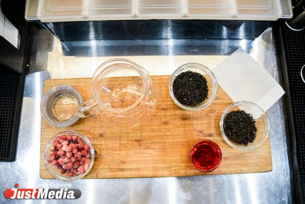 Вафли с икрой, печенье от Наины Ельциной и земляничный чай. JustMedia.ru предлагает альтернативные рецепты борьбы с осенней хандрой. ФОТО - Фото 23