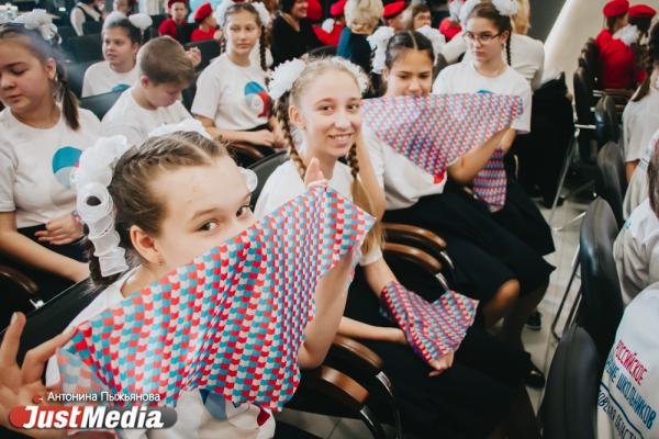 Прыгнуть с парашютом или заправить детям кровати в садике: юные уральцы осуществят мечты благодаря патриотическим программам - Фото 2