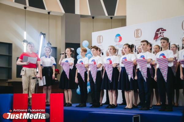 Прыгнуть с парашютом или заправить детям кровати в садике: юные уральцы осуществят мечты благодаря патриотическим программам - Фото 8