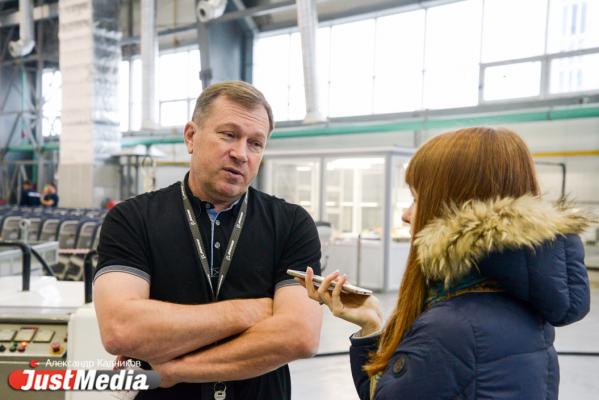  «При взлете и посадке колеса разогреваются до 600 градусов». JustMedia.ru побывал в ангаре для техобслуживания самолетов - Фото 28