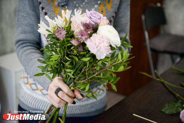 «Стихи нужно писать без ошибок, ведь они мгновенно разлетятся по мессенджерам и соцсетям». Идеальные лайфхаки ко Дню матери - Фото 7