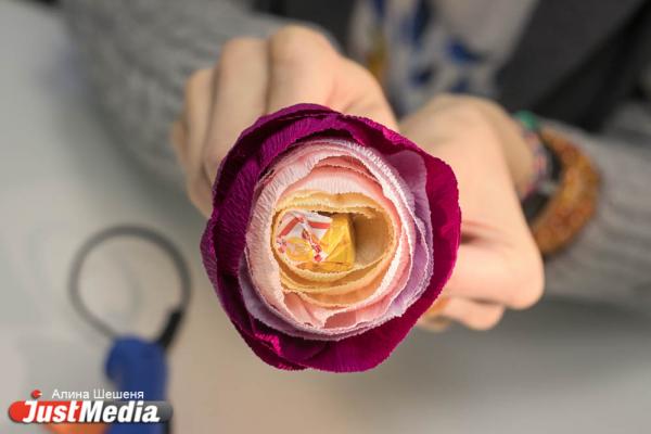 «Стихи нужно писать без ошибок, ведь они мгновенно разлетятся по мессенджерам и соцсетям». Идеальные лайфхаки ко Дню матери - Фото 17