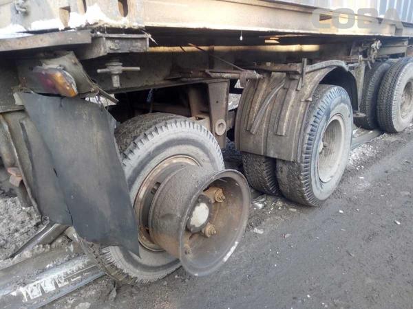 На ЕКАДе в жуткой аварии грузовиков погиб 71-летний водитель МАЗа - Фото 4
