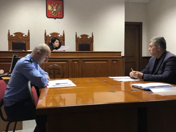  «Скоро начну выражаться на местном лексиконе». Суд оставил в СИЗО политолога Устинова - Фото 2