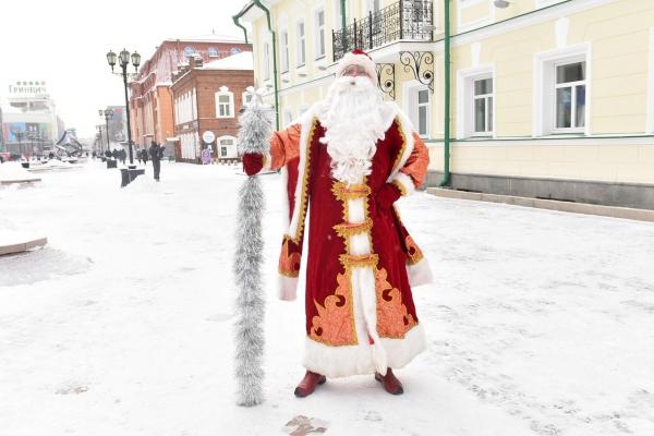 «Один раз даже банан дали». Рассказываем, как врачи, проводники и Дед Мороз встречают Новый год  - Фото 7