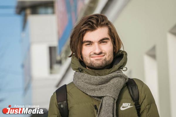 Михаил Вербицкий, журналист: «Люблю май, когда все оттаивает, а мы скидываем с себя балахоны и погружаемся в беспробудное счастье». В Екатеринбурге 0 градусов - Фото 3