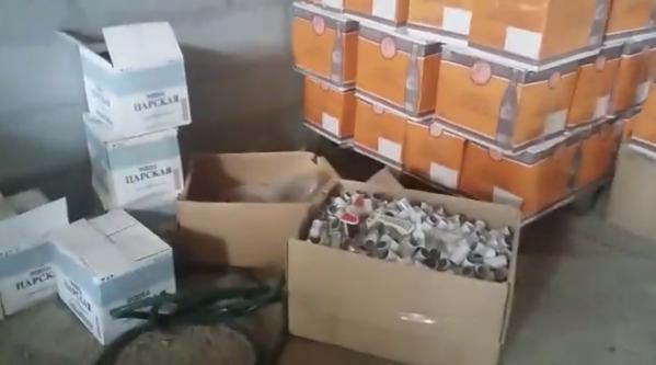 В Свердловской области накрыли подпольный цех и склад, где хранилось 16 тонн паленого алкоголя  - Фото 5