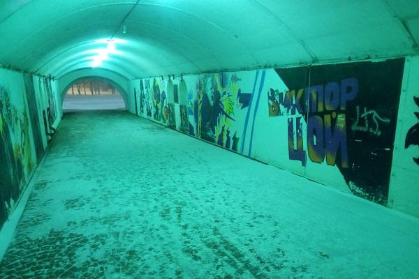 В подземном переходе на Плотинке нарисовали портрет вокалиста The Prodigy - Фото 2