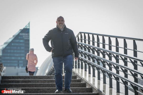 Журналист Дмитрий Мигалин: «Снег тает не только на улице, но и в сердце». В Екатеринбурге +7 - Фото 5