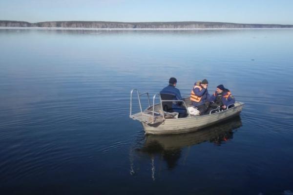 На Белоярском водохранилище 45 спасателей продолжают искать тело утонувшего мужчины - Фото 4