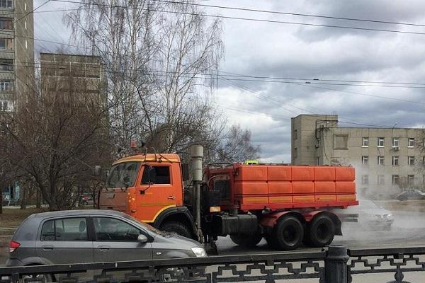 На Юго-Западе из-за прорыва трубы несколько улиц залило кипятком - Фото 2