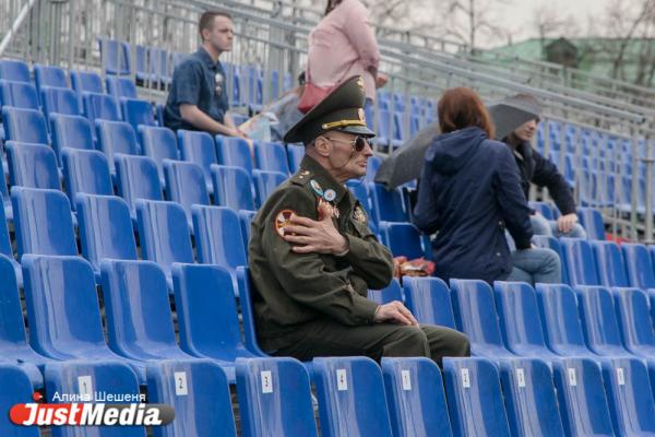 В Екатеринбурге прошел парад Победы - Фото 2