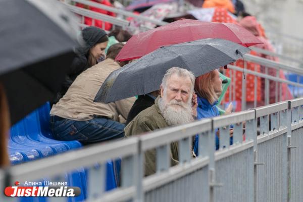 В Екатеринбурге прошел парад Победы - Фото 7
