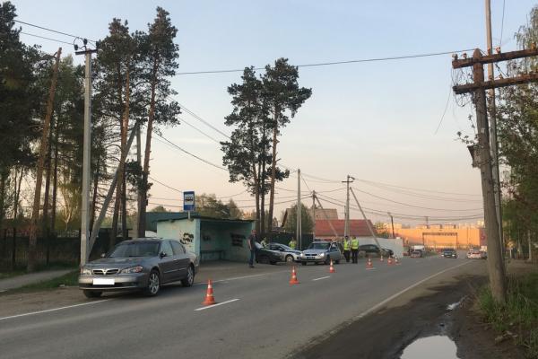В последний день праздников трое юных екатеринбуржцев оказались под колесами автомобилей - Фото 2