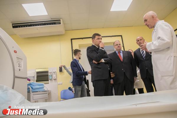 Куйвашеву показали новый сканер для обнаружения онкозаболеваний - Фото 3