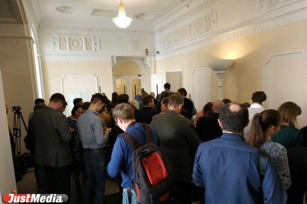 «У людей накипело, и это не имеет никакого отношения к православию». Итоги встречи Высокинского со сторонниками храма святой Екатерины - Фото 2