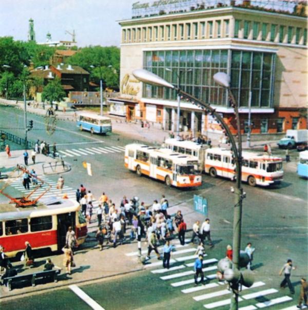 «В середине – жара, в конце салона – холод». Как работал современный свердловский троллейбус в 1980-х в спецпроекте «Е-транспорт» - Фото 3