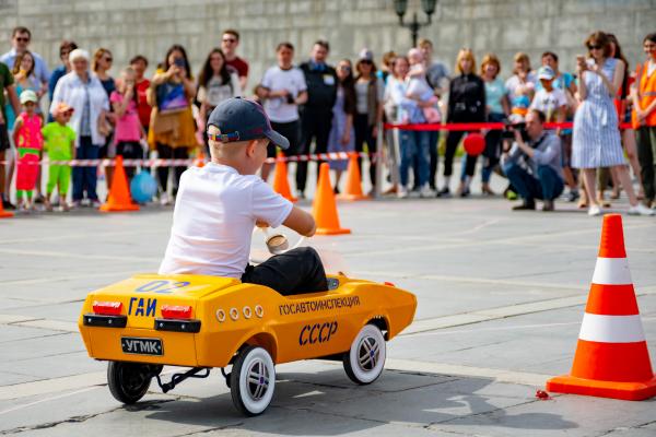 В Екатеринбурге прошло первое детское ретро-ралли - Фото 5