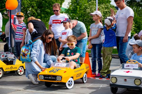 В Екатеринбурге прошло первое детское ретро-ралли - Фото 8