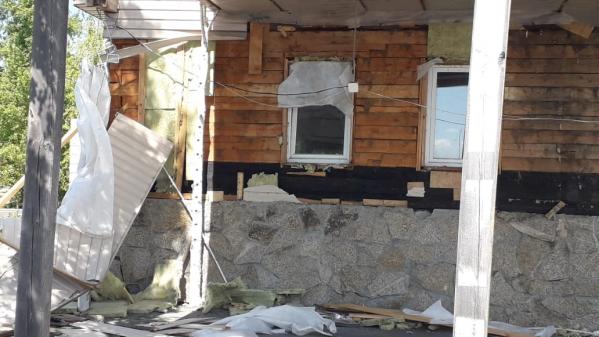 На берегу Белоярского водохранилища снесли незаконное кафе «Цунами» - Фото 2