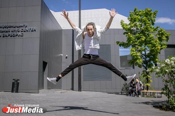 Игорь Кожевин, Театр драмы: «И хоть у меня репетиции каждый день, я все равно счастлив, потому что настало долгожданное лето». В Екатеринбурге +29 - Фото 5