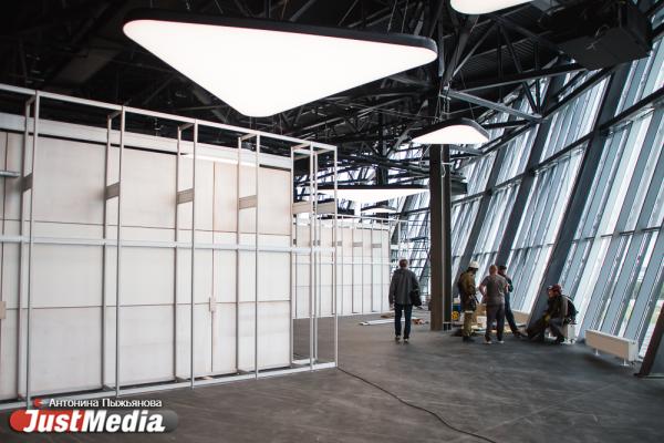 Зал-трансформер, самый большой экран в мире и комната для Путина. Как выглядит конгресс-центр МВЦ «Екатеринбург-Экспо» за две недели до GMIS-2019 - Фото 18