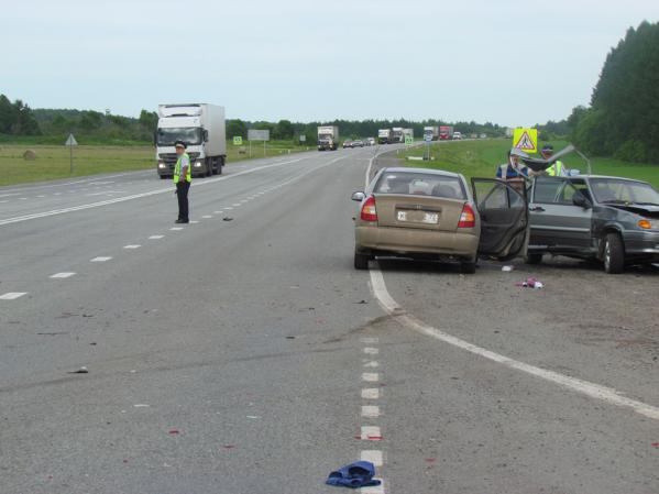 На Тюменском тракте в жутком ДТП серьезно пострадала семья с двумя детьми и пассажир второй легковушки - Фото 4