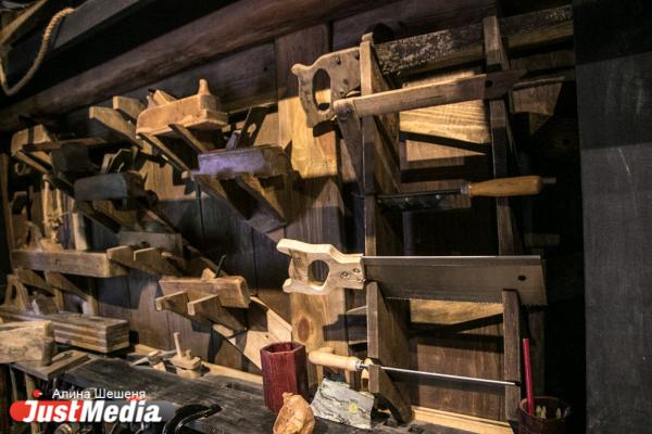 Тулуп Коковани, столетние липы и ретро-наковальня. В доме-музее Бажова открылся летний - Фото 6