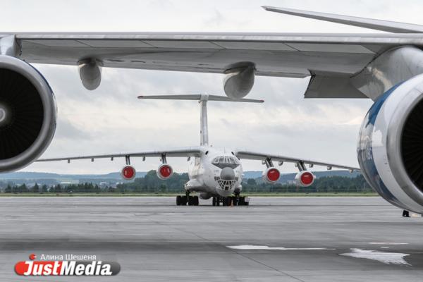 Взлеты и посадки. JustMedia.ru понаблюдал за самолетами в Кольцово - Фото 9