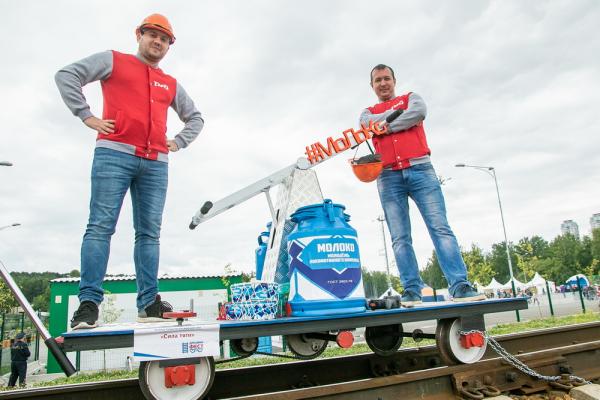 Забег ради жизни, гонки на дрезинах и футбол роботов. В Екатеринбурге с размахом отметили День железнодорожника - Фото 9