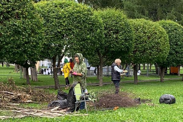 В сквере у Драмы появятся гигантские «зеленые» сцены в виде маски, кресла и гримерного зеркала - Фото 5