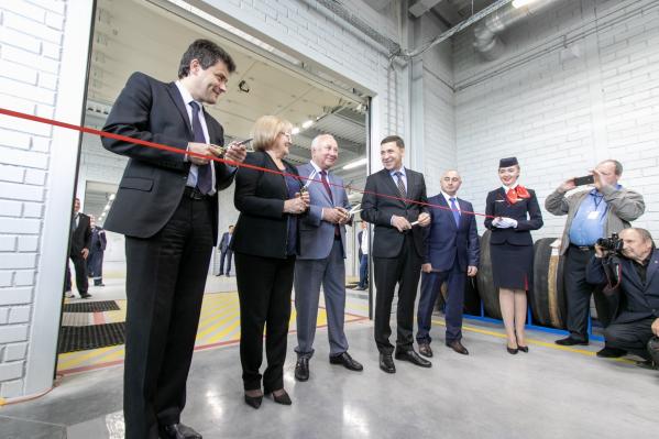 «Уральские авиалинии» презентовали Куйвашеву и Высокинскому новый самолет - Фото 4