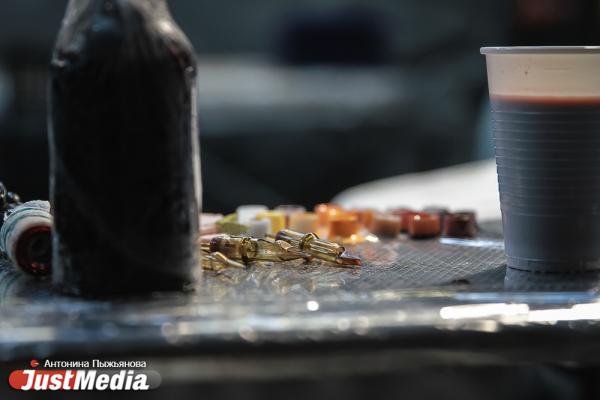 «Мама, сидя у кровати, предложила отрезать кусок собственный кожи, чтобы закрыть рисунок». Байки от татуировщиков о перекрытых партаках - Фото 5