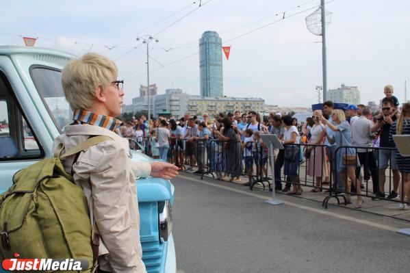 Автомобили, кошки и картон: как в Екатеринбурге отпраздновали День города  - Фото 4