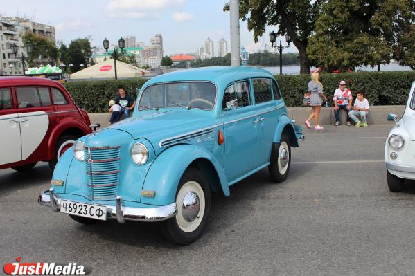 Автомобили, кошки и картон: как в Екатеринбурге отпраздновали День города  - Фото 7