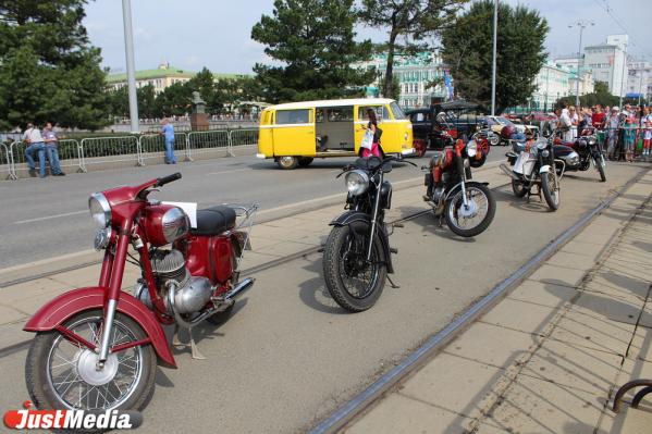 Автомобили, кошки и картон: как в Екатеринбурге отпраздновали День города  - Фото 8