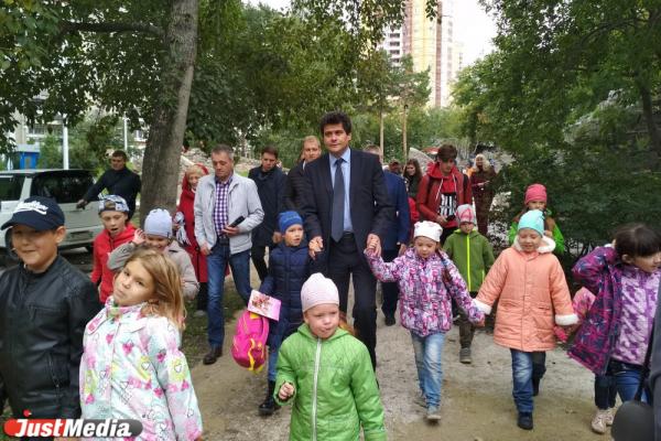 В Екатеринбурге вновь открылся сквер первых строителей МЖК на ЖБИ - Фото 6