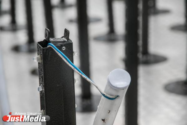 Мэрия Екатеринбурга отремонтирует поломанный световой фонтан в сквере Попова - Фото 6