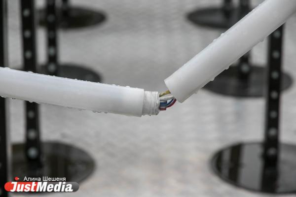 Мэрия Екатеринбурга отремонтирует поломанный световой фонтан в сквере Попова - Фото 7