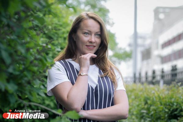 Людмила Дрягина, сотрудница банка: «Любимое время года – лето, когда можно посидеть у костра и пособирать ромашки». В Екатеринбурге +13 - Фото 5