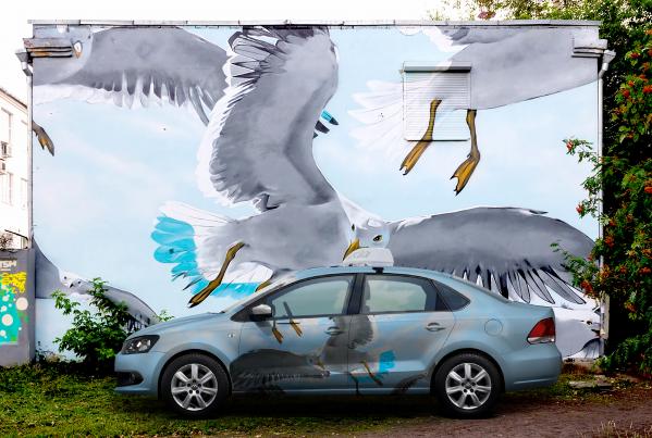 На дорогах Екатеринбурга появились такси, расписанные уличными художниками - Фото 3