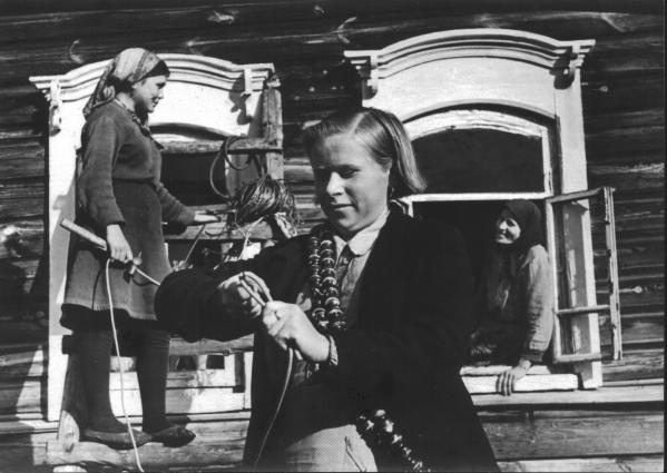 Помогали Брежнев и Ельцин. Госархив в ретро-фото рассказал о 100-летней истории сельского хозяйства на Урале - Фото 8