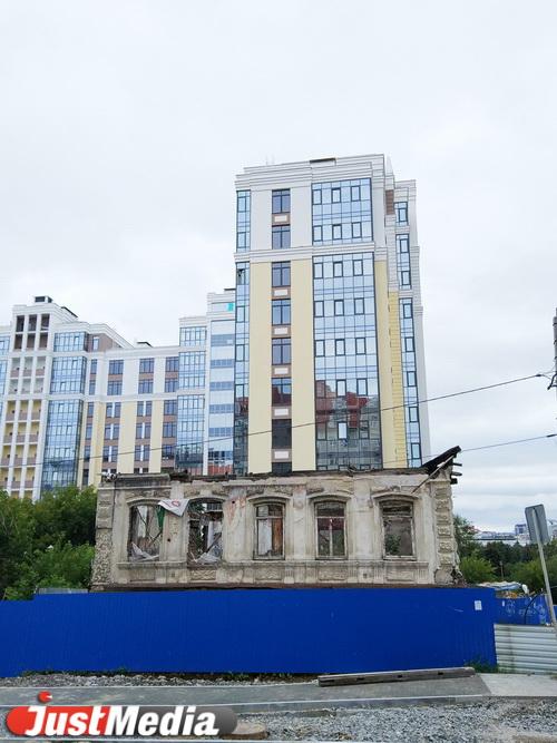 Пожар оставил от полукаменной усадьбы Звонарева только стены - Фото 3