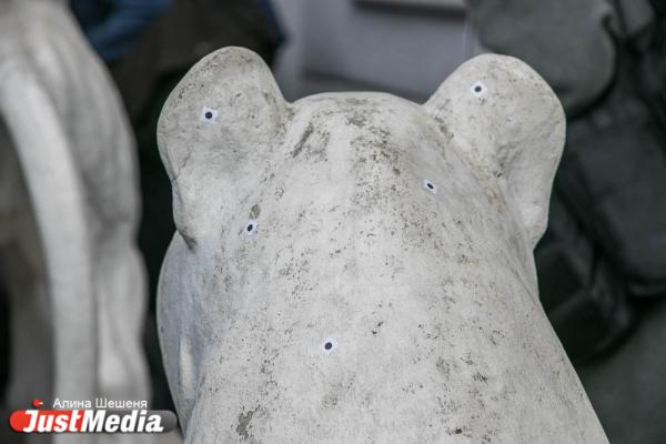 Спустя четыре месяца: львов из сквера за Оперным только начали реставрировать - Фото 8