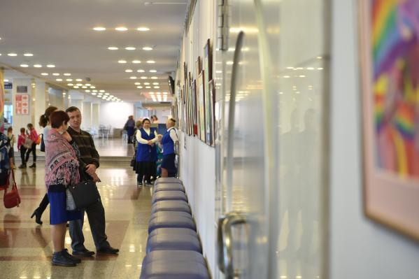 В Екатеринбурге отгремело торжество в честь Благотворительного фонда  «Дети России». «Космос» заполонили подопечные фонда, актеры и музыканты - Фото 6