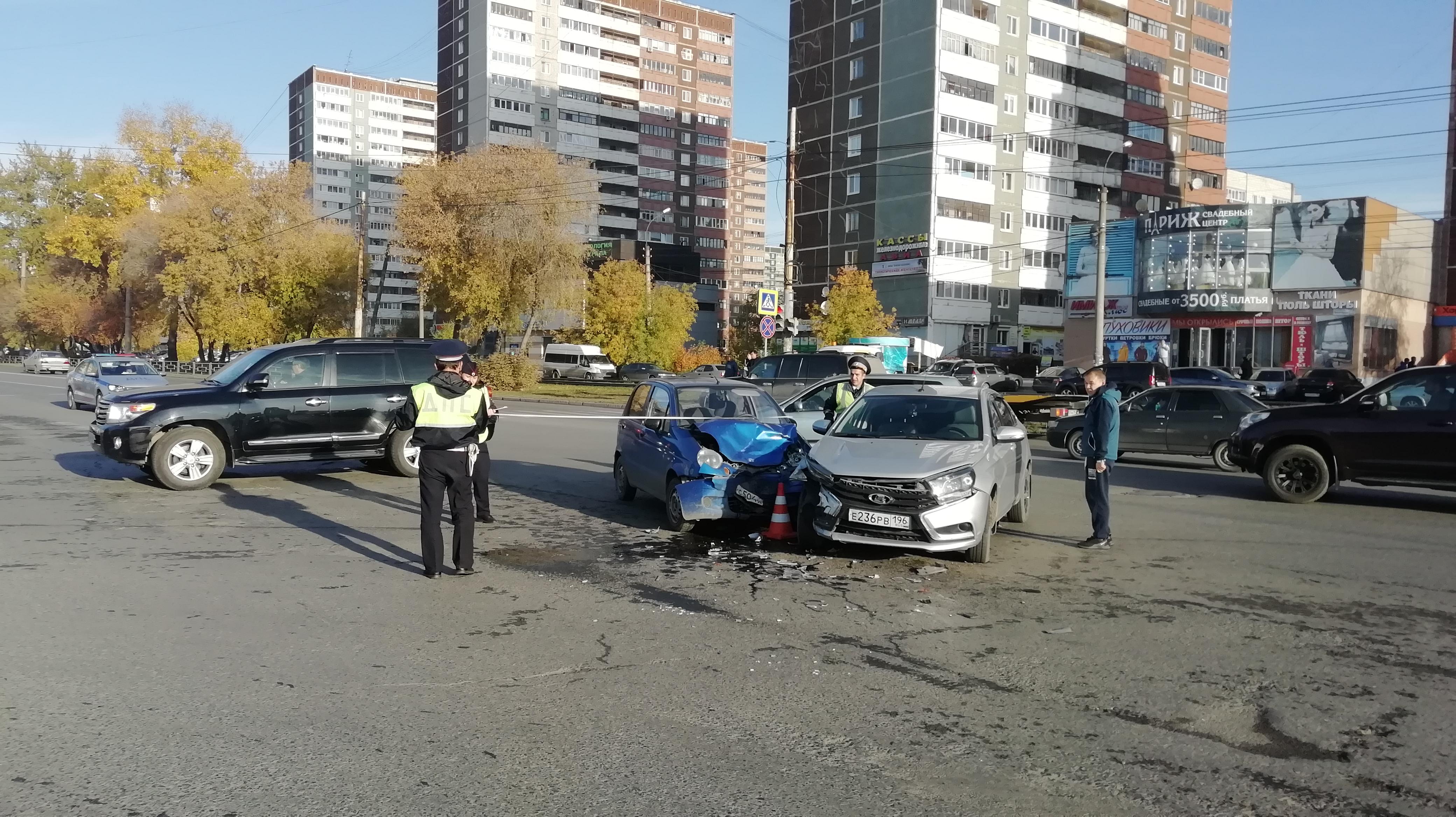 Аварии возле екатеринбурга. ДТП заполеднии 4 дня ЕКБ. Происшествия Екатеринбург за сутки.