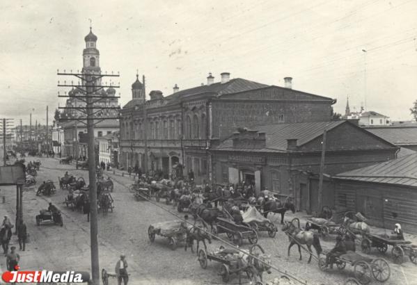 Старый толкучий рынок в Екатеринбурге с обжорными рядами превратился в сквер с памятником Сталину и Ленину - Фото 8