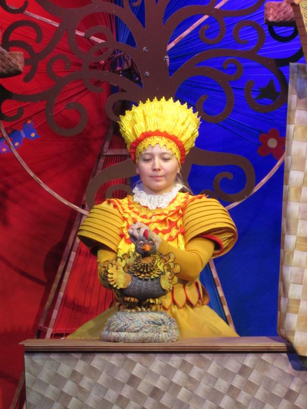 Екатеринбургский театр кукол презентует сказочную клоунаду «Курочка Ряба» - Фото 5